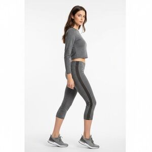 Victoria’s Secret Gray Athletic Leggings with Mesh Side Stripe Detail 7/8 Sz M